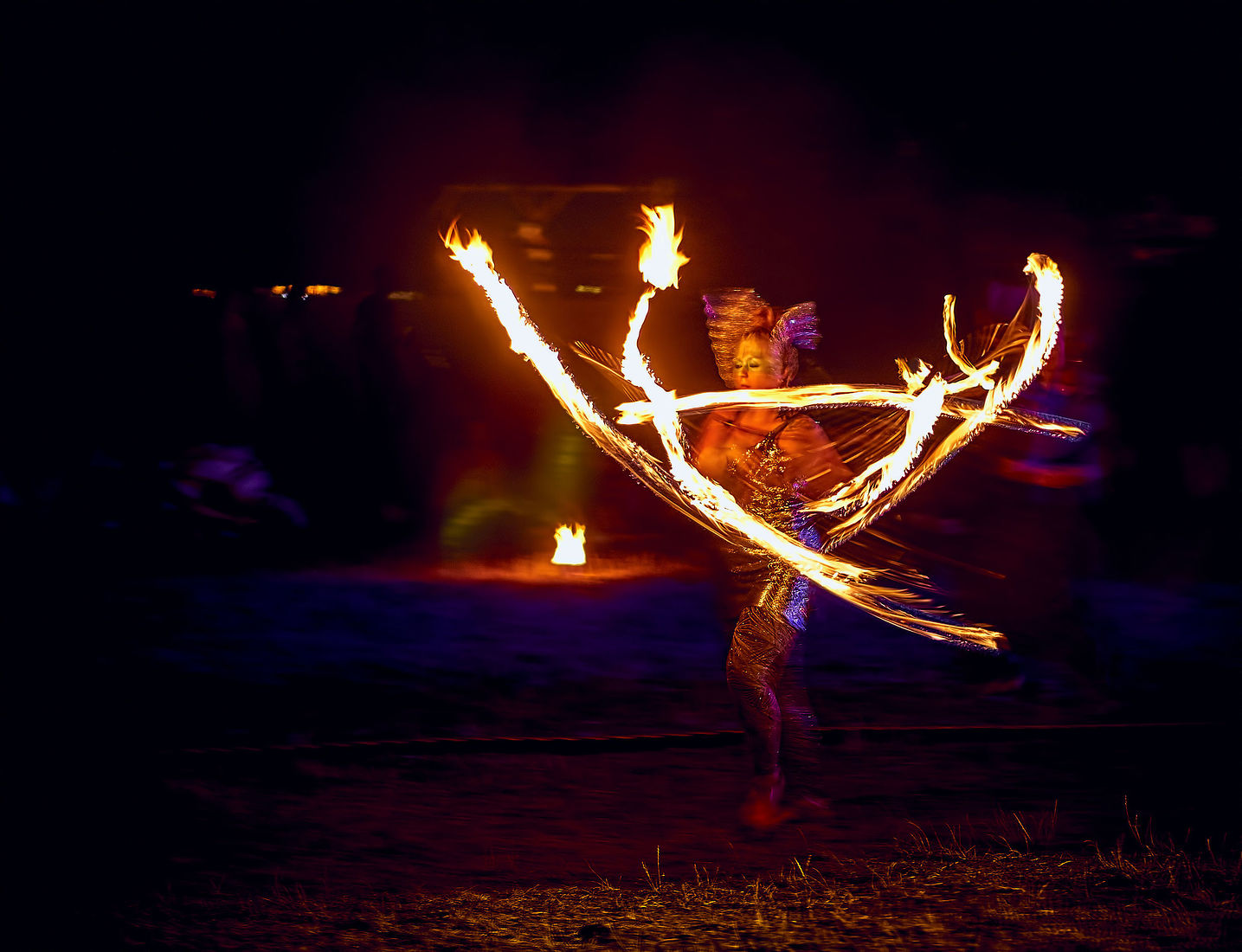 Festiwal Wibracje 3.0. Festiwal Wibracje rokrocznie przyciąga entuzjastów harmonijnego rozwoju, poszukiwaczy wiedzy i pasjonatów życia, spotykających się, by wzajemnie się inspirować i rozwijać swoje potencjały. Kilkutysięczna społeczność charakteryzująca się szczególnym poziomem świadomości rokrocznie wspólnie celebruje radosny czas pośród zieleni drzew, nad słoneczną plażą i w cieniu sosnowego lasu.