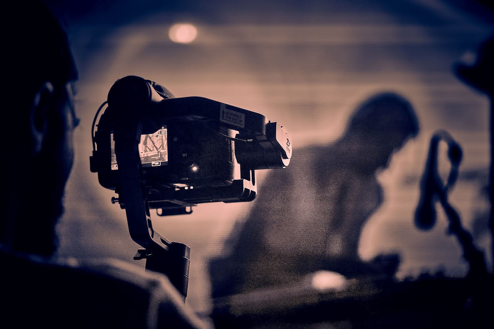 Festiwal Wibracje 3.0. Festiwal Wibracje rokrocznie przyciąga entuzjastów harmonijnego rozwoju, poszukiwaczy wiedzy i pasjonatów życia, spotykających się, by wzajemnie się inspirować i rozwijać swoje potencjały. Kilkutysięczna społeczność charakteryzująca się szczególnym poziomem świadomości rokrocznie wspólnie celebruje radosny czas pośród zieleni drzew, nad słoneczną plażą i w cieniu sosnowego lasu.