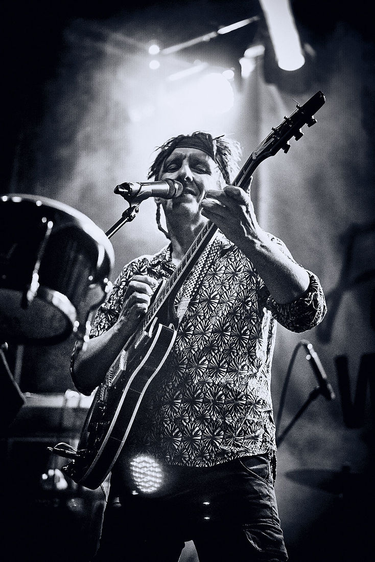 Festiwal Wibracje 3.0. Festiwal Wibracje rokrocznie przyciąga entuzjastów harmonijnego rozwoju, poszukiwaczy wiedzy i pasjonatów życia, spotykających się, by wzajemnie się inspirować i rozwijać swoje potencjały. Kilkutysięczna społeczność charakteryzująca się szczególnym poziomem świadomości rokrocznie wspólnie celebruje radosny czas pośród zieleni drzew, nad słoneczną plażą i w cieniu sosnowego lasu.